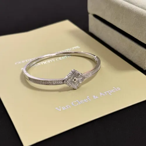 Cheap Van Cleef &amp; Arpels Bracelets For Women #1413412 Replica Wholesale [$48.00 USD] [ITEM#1413412] on Replica Van Cleef &amp; Arpels Bracelets