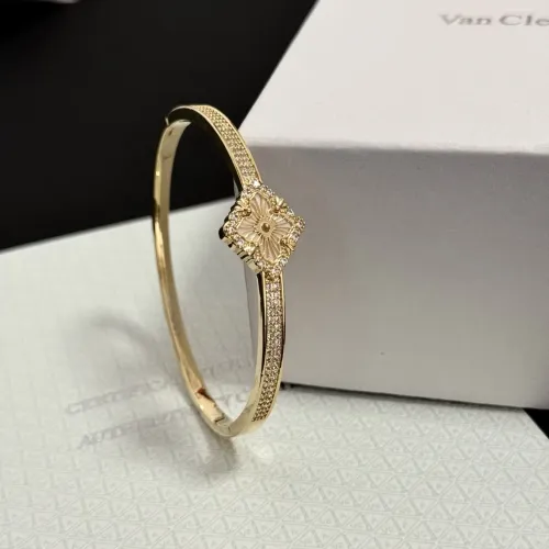 Cheap Van Cleef &amp; Arpels Bracelets For Women #1413413 Replica Wholesale [$48.00 USD] [ITEM#1413413] on Replica Van Cleef &amp; Arpels Bracelets