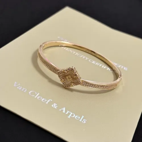 Cheap Van Cleef &amp; Arpels Bracelets For Women #1413413 Replica Wholesale [$48.00 USD] [ITEM#1413413] on Replica Van Cleef &amp; Arpels Bracelets