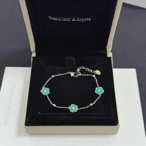 Cheap Van Cleef &amp; Arpels Bracelets For Women #1413492 Replica Wholesale [$48.00 USD] [ITEM#1413492] on Replica Van Cleef &amp; Arpels Bracelets