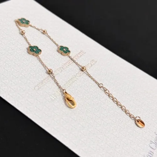 Cheap Van Cleef &amp; Arpels Bracelets For Women #1413493 Replica Wholesale [$48.00 USD] [ITEM#1413493] on Replica Van Cleef &amp; Arpels Bracelets