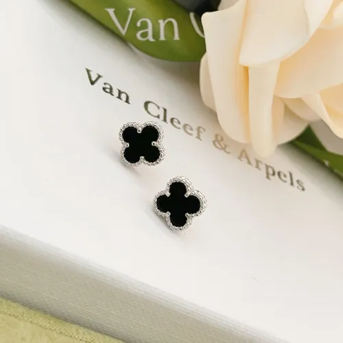 Cheap Van Cleef &amp; Arpels Earrings For Women #1413521 Replica Wholesale [$25.00 USD] [ITEM#1413521] on Replica Van Cleef &amp; Arpels Earrings