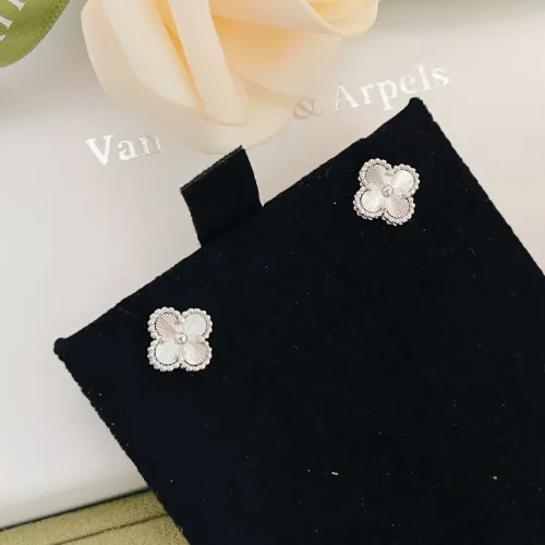 Cheap Van Cleef &amp; Arpels Earrings For Women #1413529 Replica Wholesale [$25.00 USD] [ITEM#1413529] on Replica Van Cleef &amp; Arpels Earrings