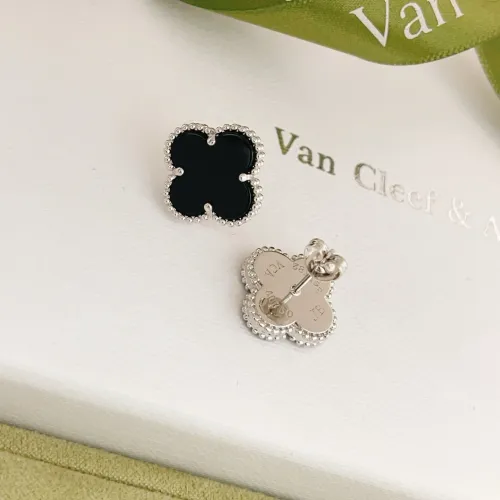 Cheap Van Cleef &amp; Arpels Earrings For Women #1413532 Replica Wholesale [$25.00 USD] [ITEM#1413532] on Replica Van Cleef &amp; Arpels Earrings