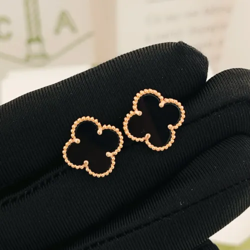 Cheap Van Cleef &amp; Arpels Earrings For Women #1413533 Replica Wholesale [$25.00 USD] [ITEM#1413533] on Replica Van Cleef &amp; Arpels Earrings