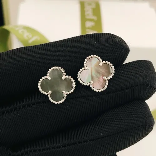 Cheap Van Cleef &amp; Arpels Earrings For Women #1413535 Replica Wholesale [$25.00 USD] [ITEM#1413535] on Replica Van Cleef &amp; Arpels Earrings