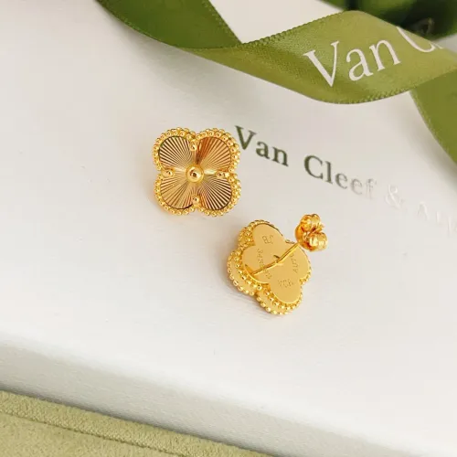 Cheap Van Cleef &amp; Arpels Earrings For Women #1413542 Replica Wholesale [$25.00 USD] [ITEM#1413542] on Replica Van Cleef &amp; Arpels Earrings