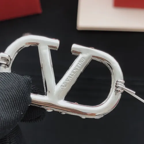 Cheap Valentino Brooches For Women #1413571 Replica Wholesale [$32.00 USD] [ITEM#1413571] on Replica Valentino Brooches