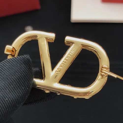 Cheap Valentino Brooches For Women #1413572 Replica Wholesale [$32.00 USD] [ITEM#1413572] on Replica Valentino Brooches