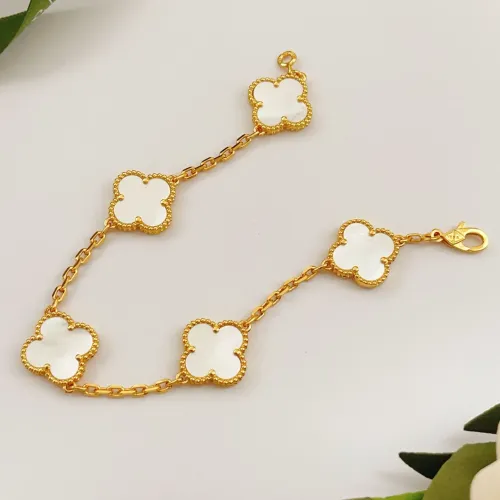 Cheap Van Cleef &amp; Arpels Bracelets For Women #1413742 Replica Wholesale [$34.00 USD] [ITEM#1413742] on Replica Van Cleef &amp; Arpels Bracelets