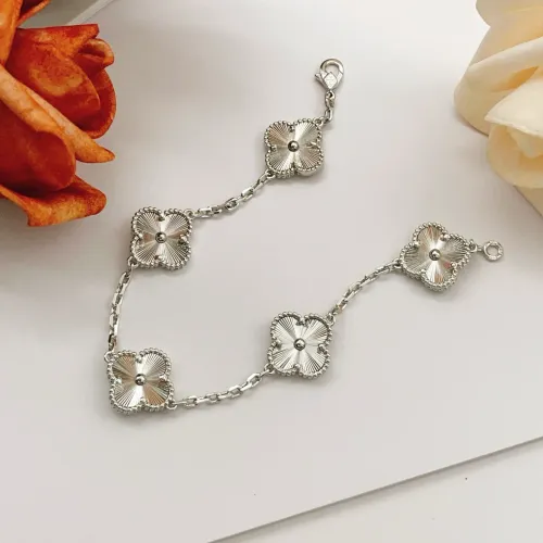 Cheap Van Cleef &amp; Arpels Bracelets For Women #1413743 Replica Wholesale [$34.00 USD] [ITEM#1413743] on Replica Van Cleef &amp; Arpels Bracelets