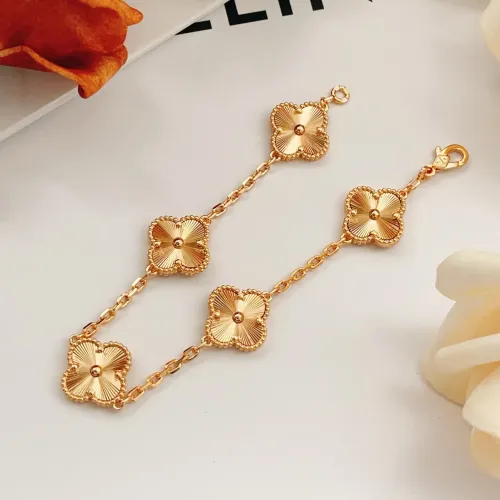 Cheap Van Cleef &amp; Arpels Bracelets For Women #1413744 Replica Wholesale [$34.00 USD] [ITEM#1413744] on Replica Van Cleef &amp; Arpels Bracelets
