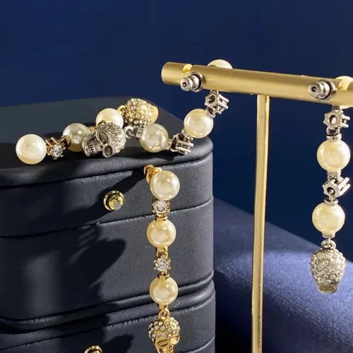 Cheap Alexander McQueen Earrings For Women #1413766 Replica Wholesale [$29.00 USD] [ITEM#1413766] on Replica Alexander McQueen Earrings