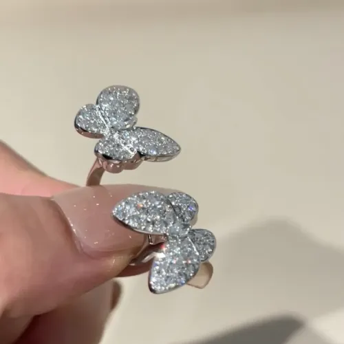 Cheap Van Cleef &amp; Arpels Rings For Women #1413768 Replica Wholesale [$48.00 USD] [ITEM#1413768] on Replica Van Cleef &amp; Arpels Rings