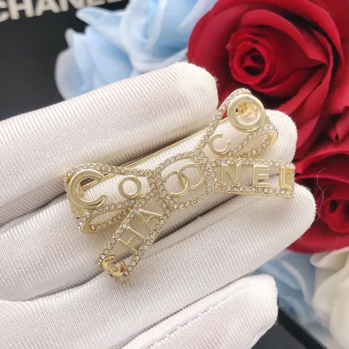 Cheap Chanel Brooches For Women #1413843 Replica Wholesale [$27.00 USD] [ITEM#1413843] on Replica Chanel Brooches