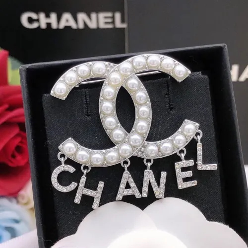 Chanel Brooches For Women #1413941