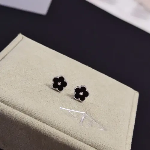 Cheap Van Cleef &amp; Arpels Earrings For Women #1413959 Replica Wholesale [$36.00 USD] [ITEM#1413959] on Replica Van Cleef &amp; Arpels Earrings