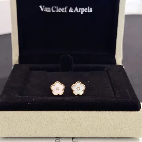 Cheap Van Cleef &amp; Arpels Earrings For Women #1413961 Replica Wholesale [$36.00 USD] [ITEM#1413961] on Replica Van Cleef &amp; Arpels Earrings