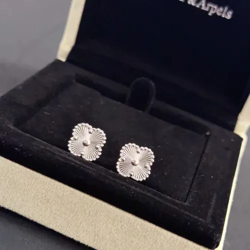Cheap Van Cleef &amp; Arpels Earrings For Women #1413962 Replica Wholesale [$36.00 USD] [ITEM#1413962] on Replica Van Cleef &amp; Arpels Earrings
