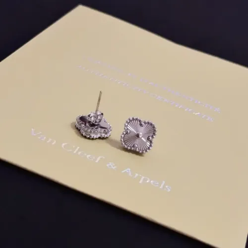 Cheap Van Cleef &amp; Arpels Earrings For Women #1413962 Replica Wholesale [$36.00 USD] [ITEM#1413962] on Replica Van Cleef &amp; Arpels Earrings
