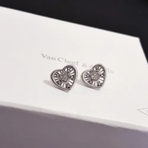 Cheap Van Cleef &amp; Arpels Earrings For Women #1413963 Replica Wholesale [$36.00 USD] [ITEM#1413963] on Replica Van Cleef &amp; Arpels Earrings