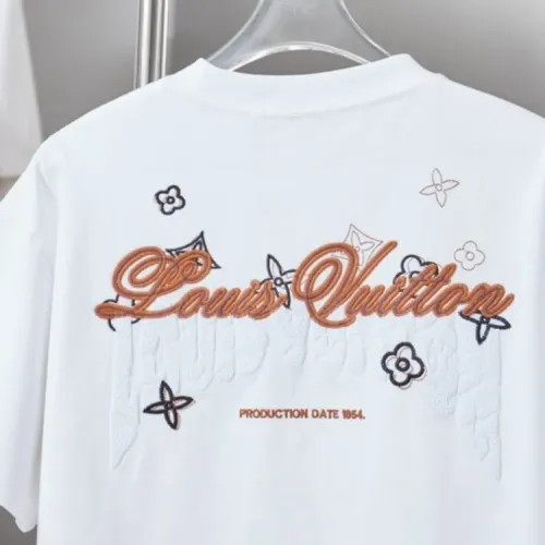 Cheap Louis Vuitton LV T-Shirts Short Sleeved For Unisex #1414016 Replica Wholesale [$38.00 USD] [ITEM#1414016] on Replica Louis Vuitton LV T-Shirts
