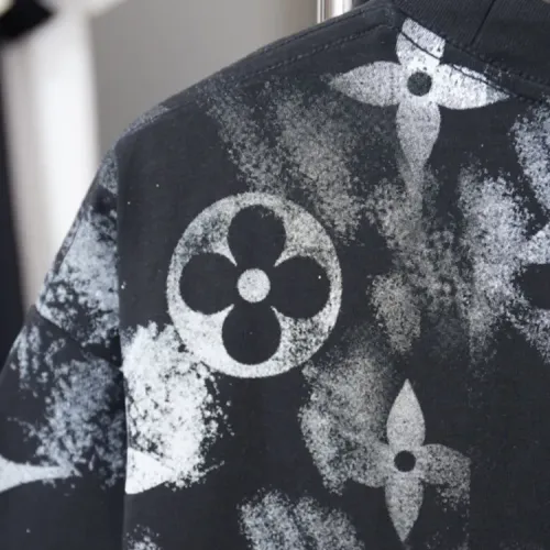 Cheap Louis Vuitton LV T-Shirts Short Sleeved For Unisex #1414017 Replica Wholesale [$38.00 USD] [ITEM#1414017] on Replica Louis Vuitton LV T-Shirts