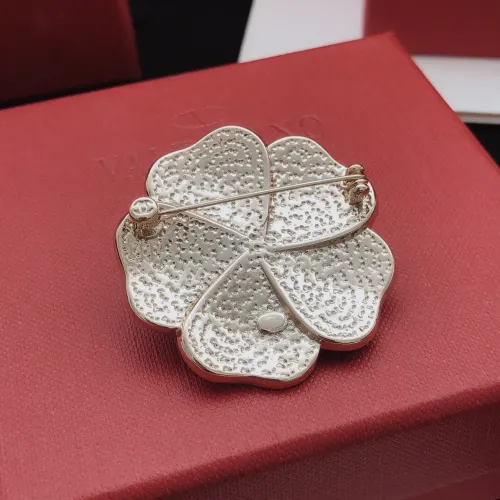 Cheap Chanel Brooches For Women #1414177 Replica Wholesale [$29.00 USD] [ITEM#1414177] on Replica Chanel Brooches