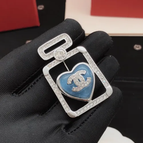 Cheap Chanel Brooches For Women #1414191 Replica Wholesale [$29.00 USD] [ITEM#1414191] on Replica Chanel Brooches