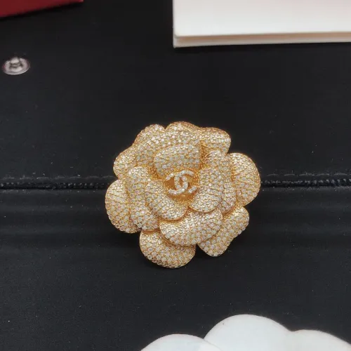Cheap Chanel Brooches For Women #1414281 Replica Wholesale [$38.00 USD] [ITEM#1414281] on Replica Chanel Brooches