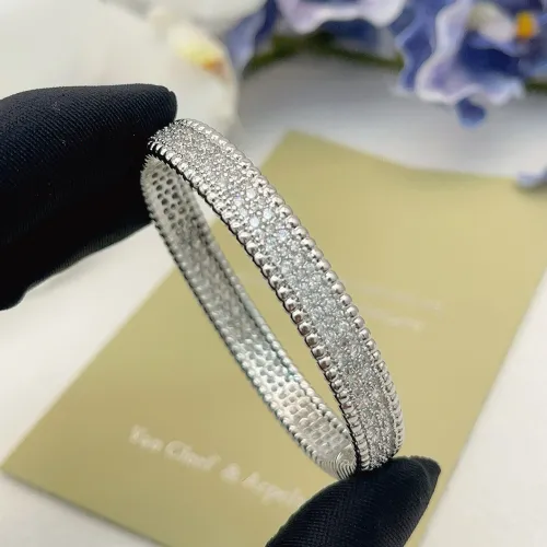 Cheap Van Cleef &amp; Arpels Bracelets #1414293 Replica Wholesale [$32.00 USD] [ITEM#1414293] on Replica Van Cleef &amp; Arpels Bracelets