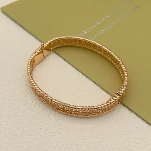 Cheap Van Cleef &amp; Arpels Bracelets #1414294 Replica Wholesale [$32.00 USD] [ITEM#1414294] on Replica Van Cleef &amp; Arpels Bracelets