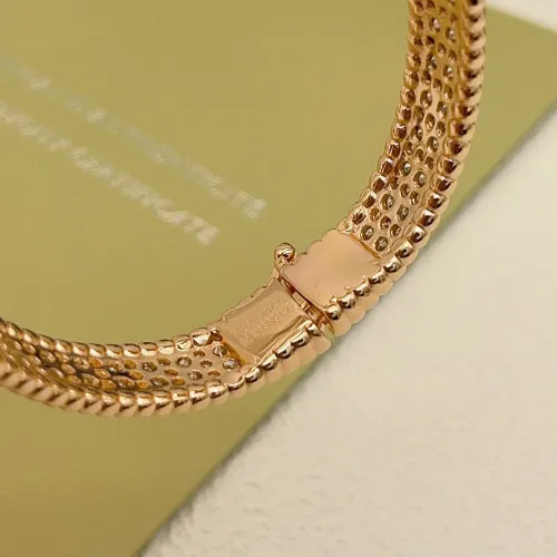 Cheap Van Cleef &amp; Arpels Bracelets #1414294 Replica Wholesale [$32.00 USD] [ITEM#1414294] on Replica Van Cleef &amp; Arpels Bracelets