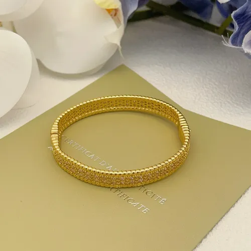Cheap Van Cleef &amp; Arpels Bracelets #1414295 Replica Wholesale [$32.00 USD] [ITEM#1414295] on Replica Van Cleef &amp; Arpels Bracelets