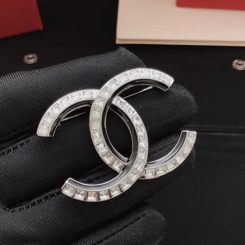 Chanel Brooches For Women #1414368
