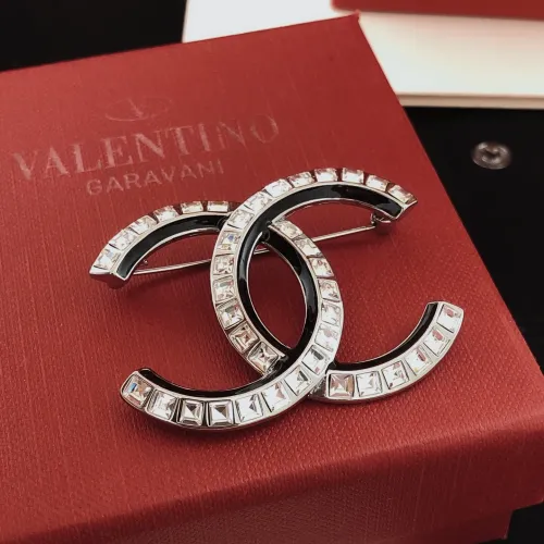 Cheap Chanel Brooches For Women #1414368 Replica Wholesale [$29.00 USD] [ITEM#1414368] on Replica Chanel Brooches