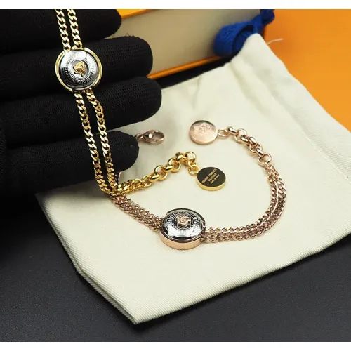 Cheap Versace Bracelets #1414689 Replica Wholesale [$25.00 USD] [ITEM#1414689] on Replica Versace Bracelets