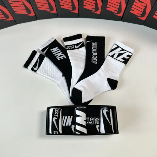 Cheap Nike Socks #1414821 Replica Wholesale [$29.00 USD] [ITEM#1414821] on Replica Nike Socks