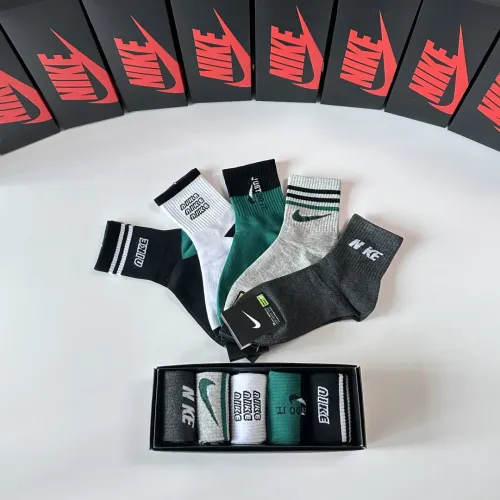 Cheap Nike Socks #1414858 Replica Wholesale [$27.00 USD] [ITEM#1414858] on Replica Nike Socks