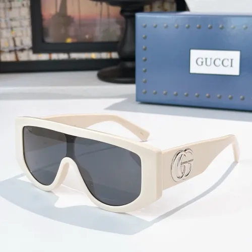 Gucci AAA Quality Sunglasses #1415075