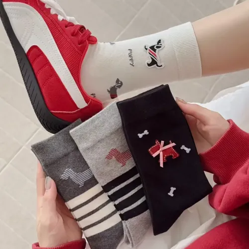 Cheap Thom Browne Socks #1415148 Replica Wholesale [$29.00 USD] [ITEM#1415148] on Replica Thom Browne Socks
