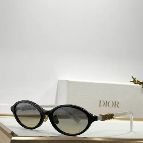 Christian Dior AAA Quality Sunglasses #1415425