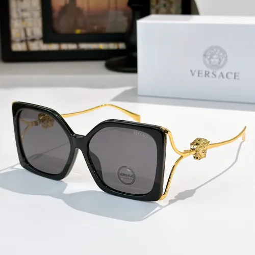 Versace AAA Quality Sunglasses #1415631