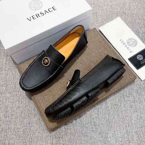 Versace Leather Shoes For Men #1416056