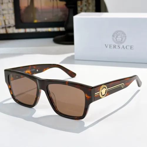 Versace AAA Quality Sunglasses #1416338