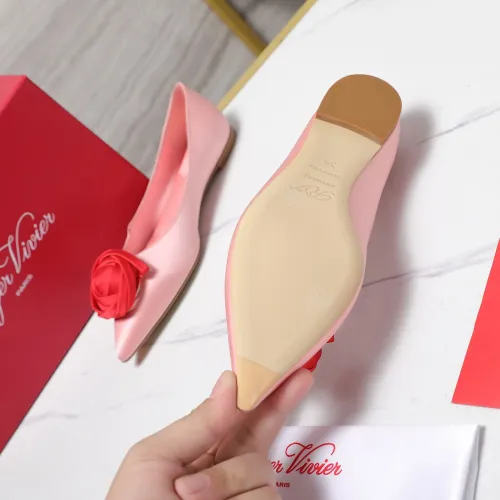 Cheap Roger Vivier RV Flat Shoes For Women #1418117 Replica Wholesale [$115.00 USD] [ITEM#1418117] on Replica Roger Vivier RV Flat Shoes