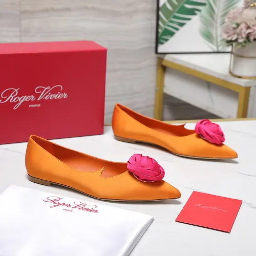 Cheap Roger Vivier RV Flat Shoes For Women #1418118 Replica Wholesale [$115.00 USD] [ITEM#1418118] on Replica Roger Vivier RV Flat Shoes