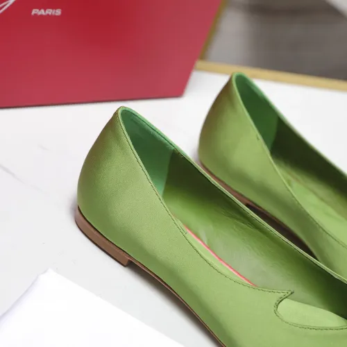 Cheap Roger Vivier RV Flat Shoes For Women #1418120 Replica Wholesale [$115.00 USD] [ITEM#1418120] on Replica Roger Vivier RV Flat Shoes