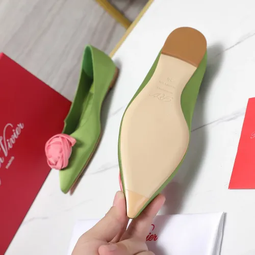 Cheap Roger Vivier RV Flat Shoes For Women #1418120 Replica Wholesale [$115.00 USD] [ITEM#1418120] on Replica Roger Vivier RV Flat Shoes