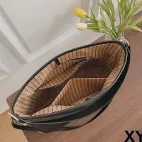 Cheap Louis Vuitton Messenger Bags For Women #1410375 Replica Wholesale [$29.00 USD] [ITEM#1410375] on Replica Louis Vuitton Messenger Bags